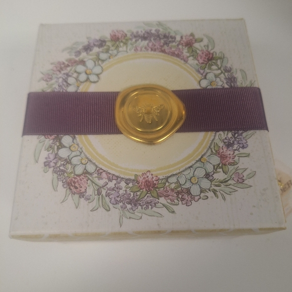 Luxury Candle w/Gift Box 2pc set - Honey Lavender & Sweet Honey- New - Picture 4 of 8